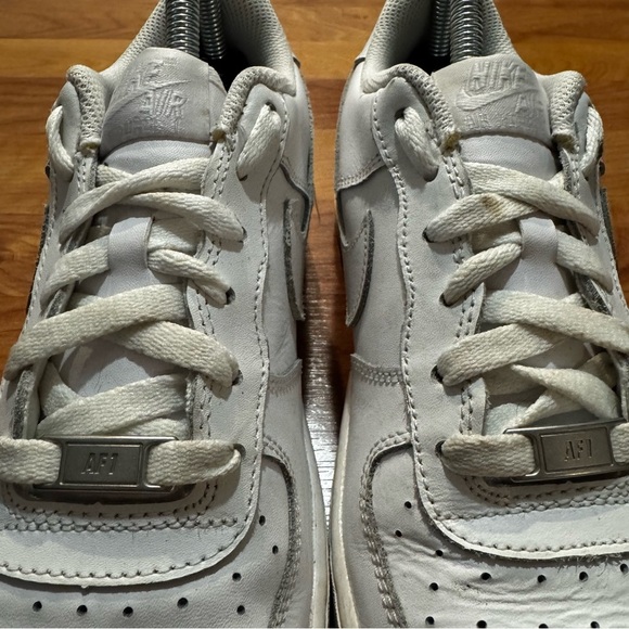 Nike Youth Air Force 1 LE Grade School Shoe Size 7Y, White/White DH2920-111 2021 - Picture 4 of 11